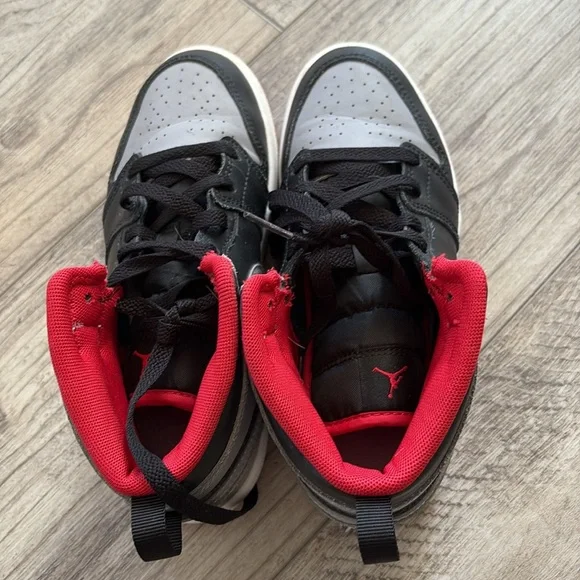 Jordan Kids Hightop Sneakers - Picture 2 of 5